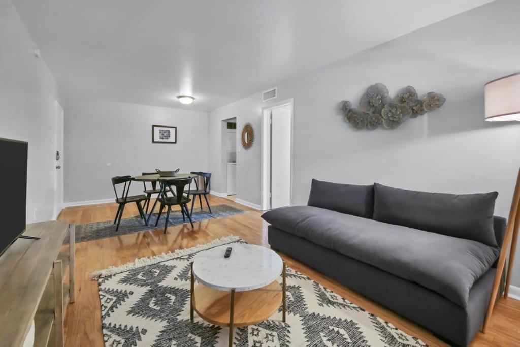 Decorative 1br With Parking Close To Stores Apartment *